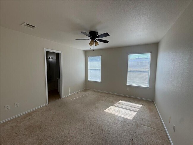Building Photo - 241 Carriage Way