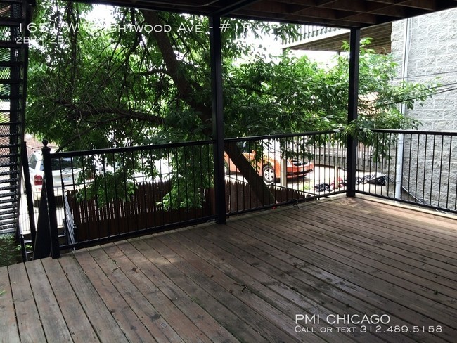 Building Photo - GORGEOUS Lincoln park apt - 2full ba,2car,...