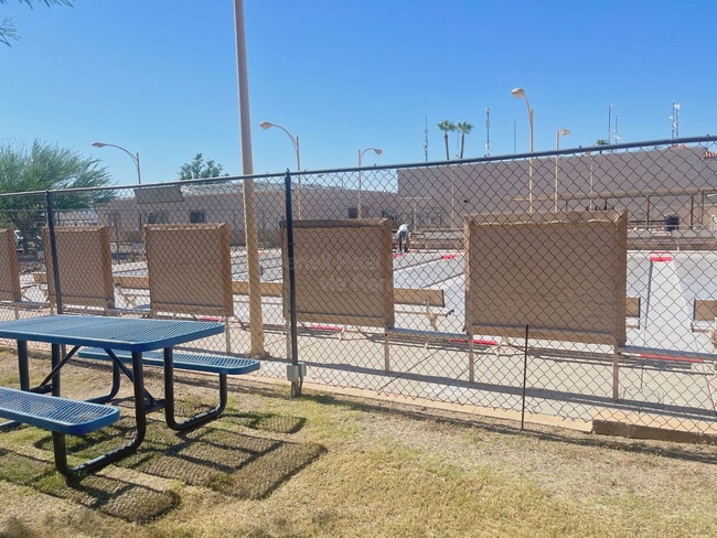 Building Photo - 5709 W Rocking Cir St