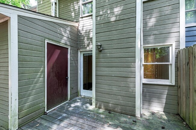 Building Photo - 5541 Kaplan Dr