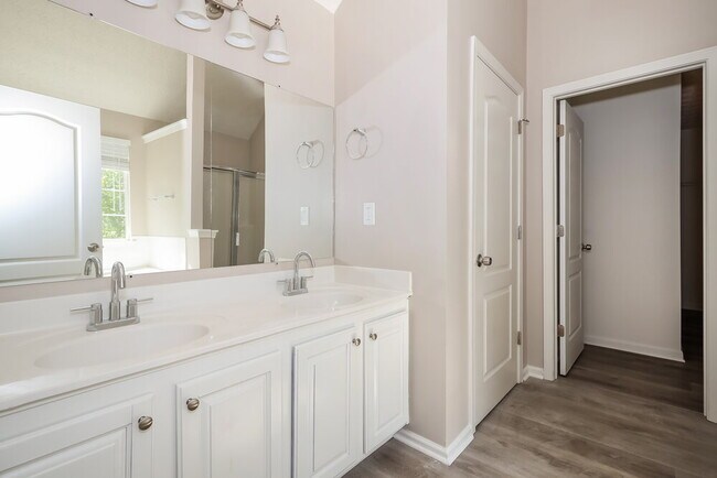 Building Photo - 162 Gabion Loop