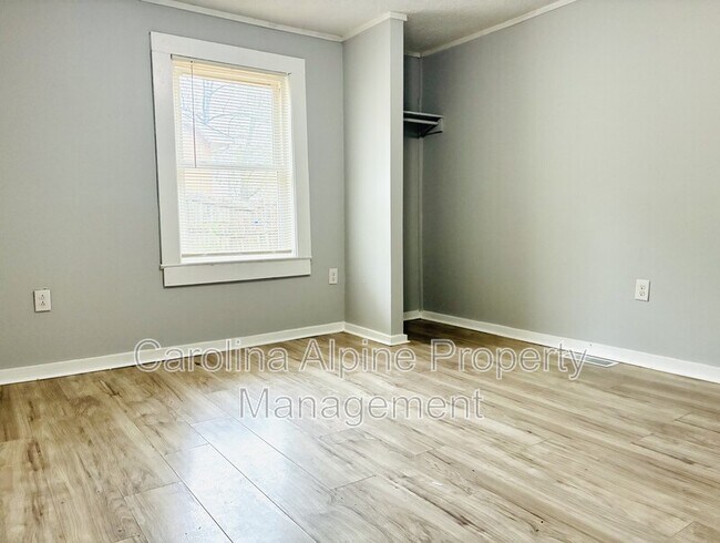 Building Photo - 111 W Robinson St