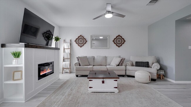 Building Photo - 2608 Bering Dr