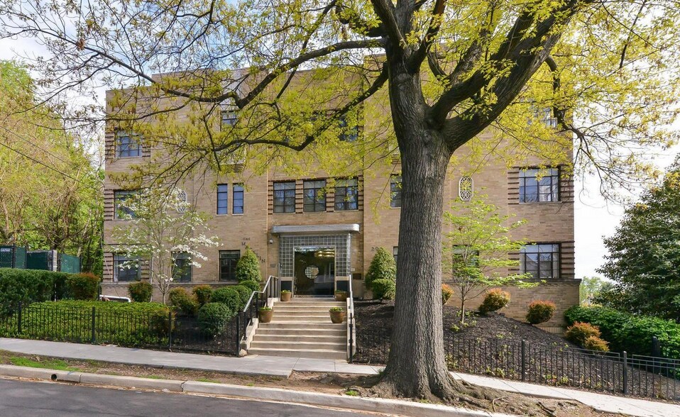 Building Photo - 2911 Newark St NW