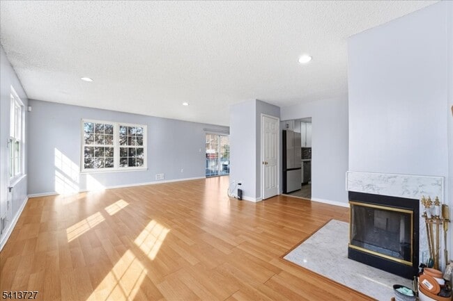 Building Photo - 47 Rutgers Dr