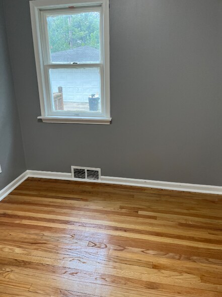 Building Photo - 18860 Poinciana