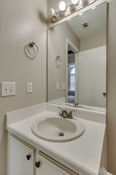 Building Photo - 710 Osprey Dr