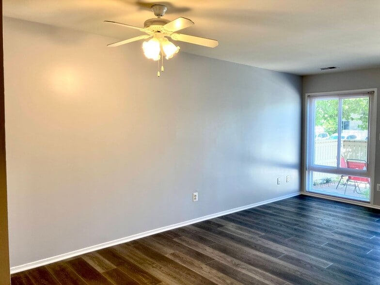 Building Photo - 10260 Ridgeline Dr
