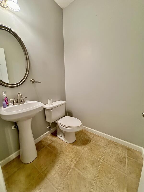 Building Photo - 322 Clover Brook Dr