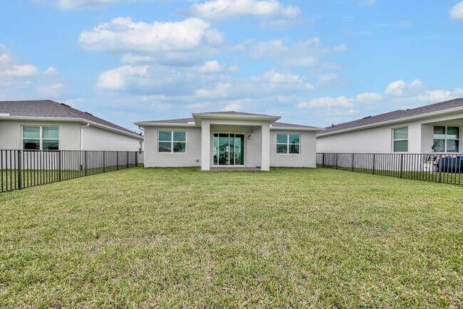 Building Photo - CADENCE PHASE III