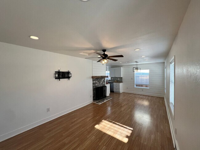 Building Photo - 1379 Westfield Ave