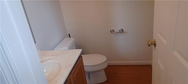 Building Photo - 4 bedroom 2.5 bath Home fo r rent Irwin, PA 15642