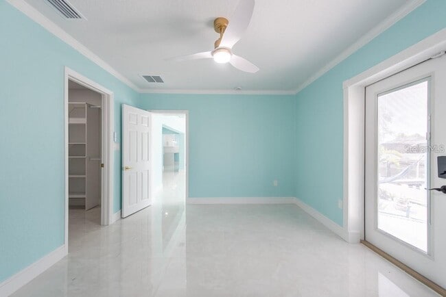 Building Photo - 4643 Bay Crest Dr
