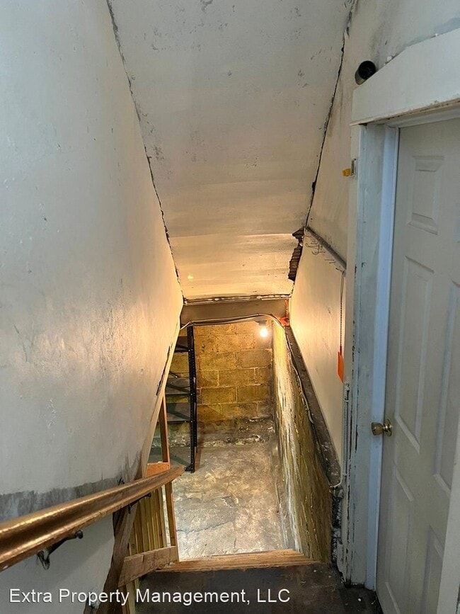 Building Photo - 4 br, 1.5 bath House - 5083 Homestead Ave