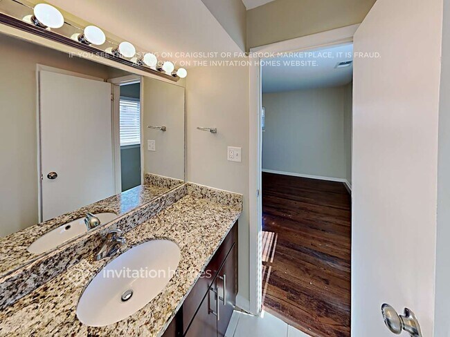 Building Photo - 916 Elsie Dr