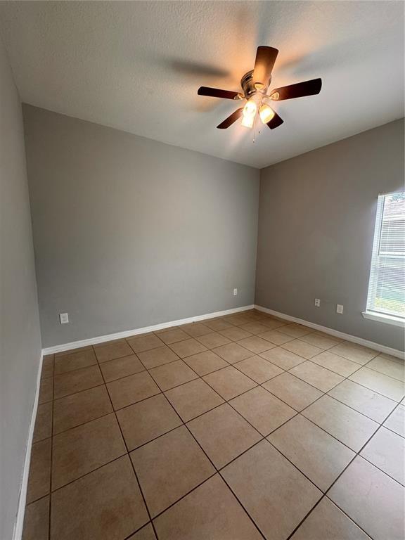 Building Photo - 677 Royalty Ct