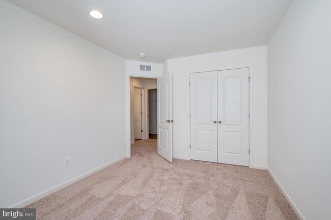 Building Photo - 192 Ludgate Mnr