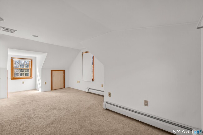 Building Photo - 466 High Hill Rd