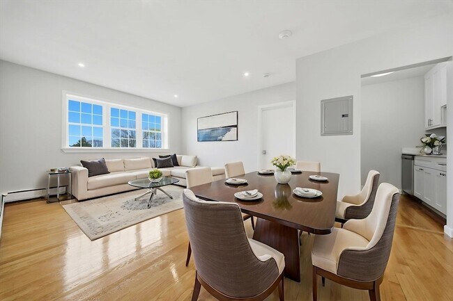 Building Photo - 11 Schubert St