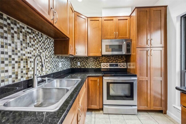 Building Photo - 2100 Commonwealth St