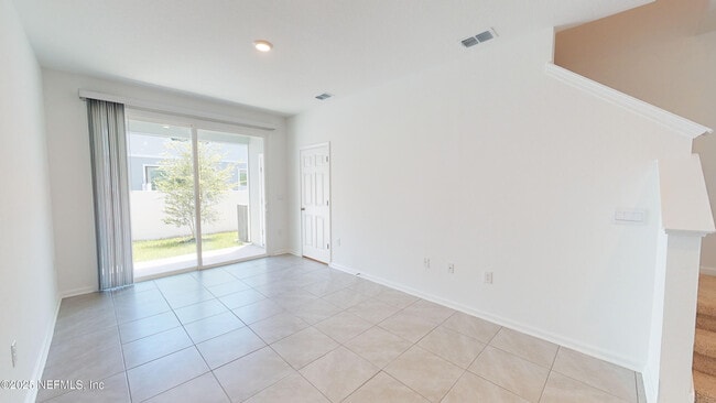 Building Photo - 11048 Baymeadows Rd