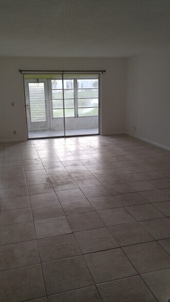Building Photo - 2800 Fiore Way