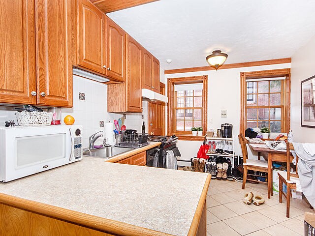 Building Photo - 65 Anderson St