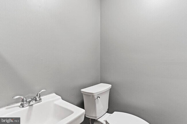 Building Photo - 15 Campbell Pl
