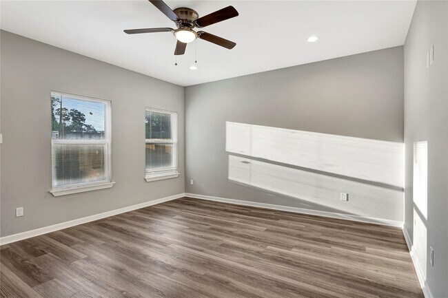 Building Photo - 6824 Dumble St