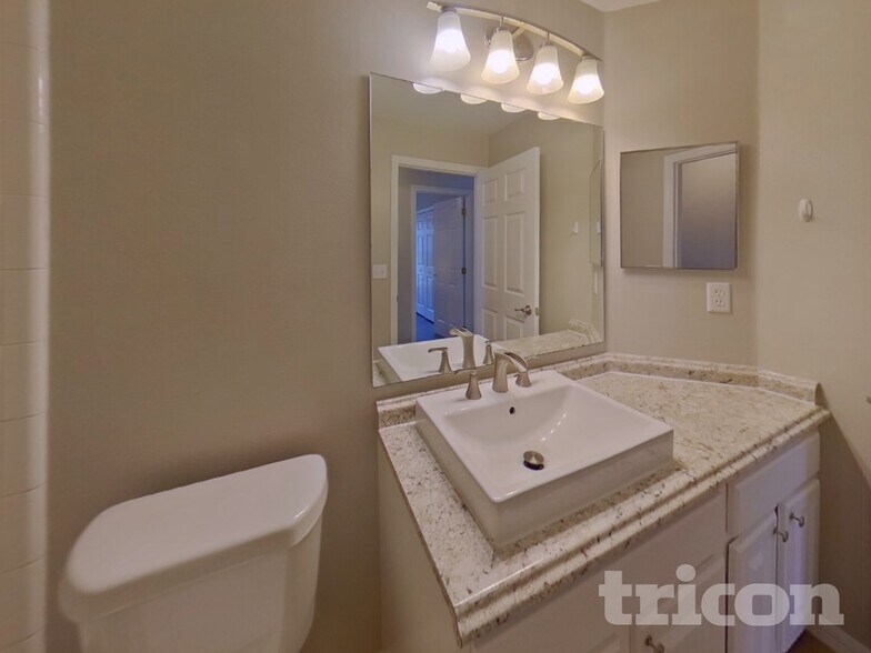 Building Photo - 15115 Margaux Dr