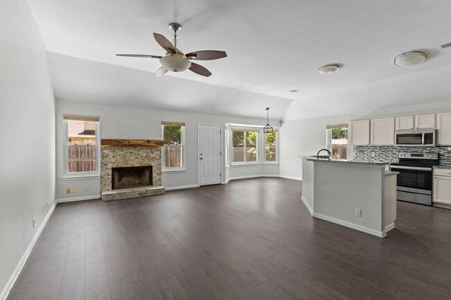 Building Photo - 13213 Villa Park Dr