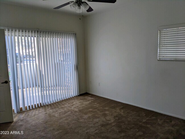 Building Photo - 600 W Grove Pkwy