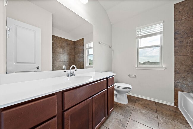 Building Photo - 8706 Sunbury Oak Cir