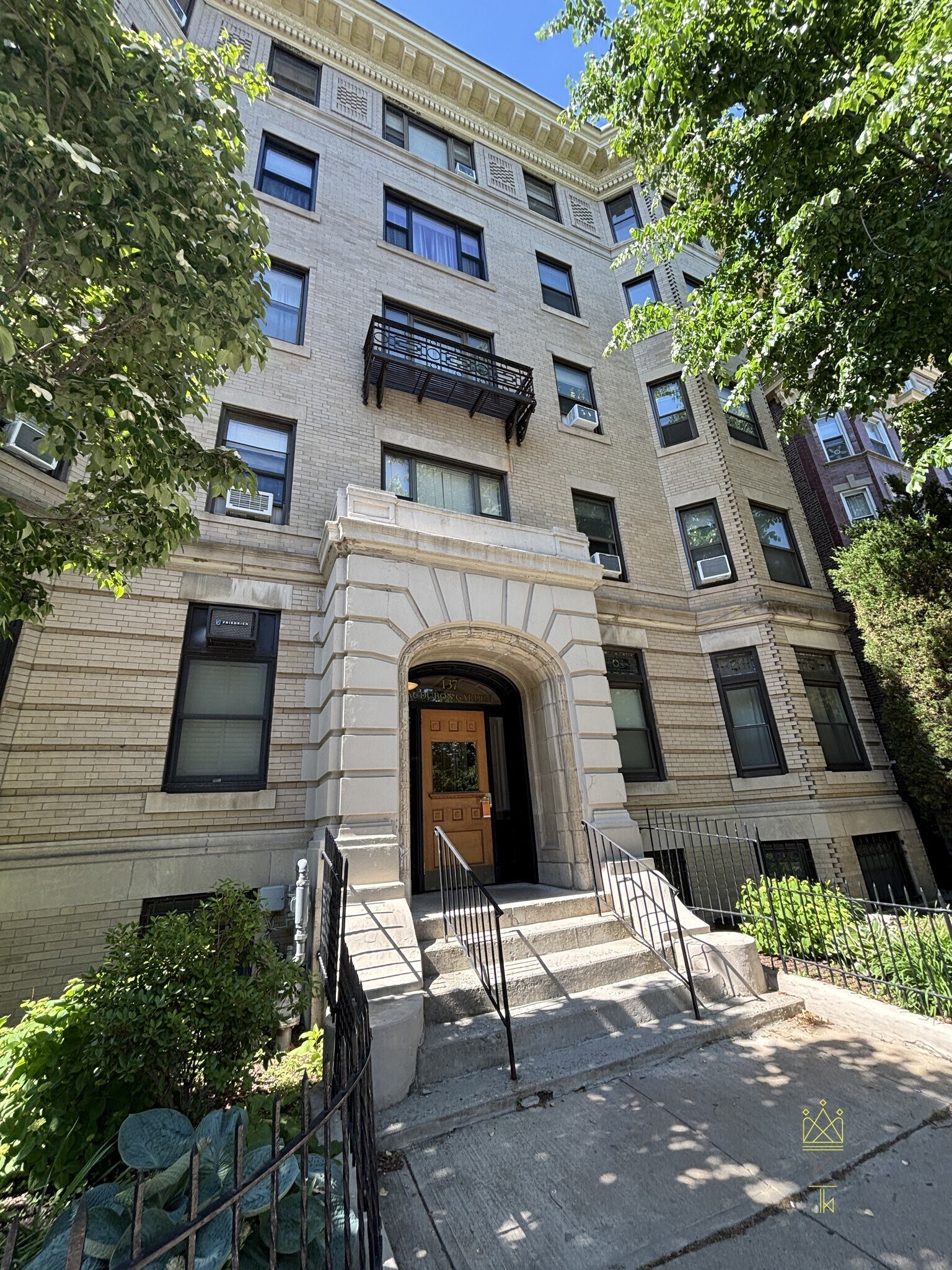 Building Photo - 137 Peterborough St