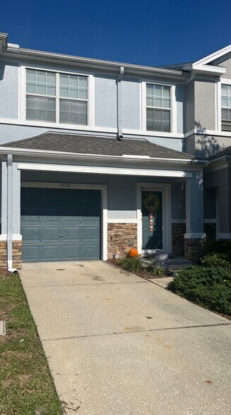 Building Photo - 5726 Sandstone Way