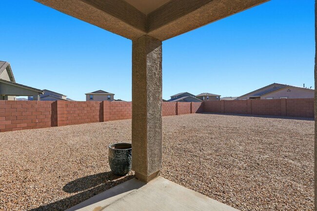 Building Photo - Modern Comfort Meets Desert Serenity – 4 Bed Rocking K Rental Home Available Now!