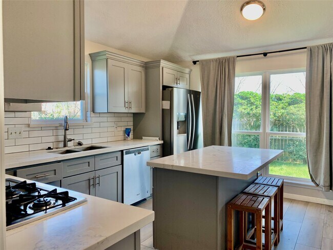 Building Photo - 2903 Bentley Ct