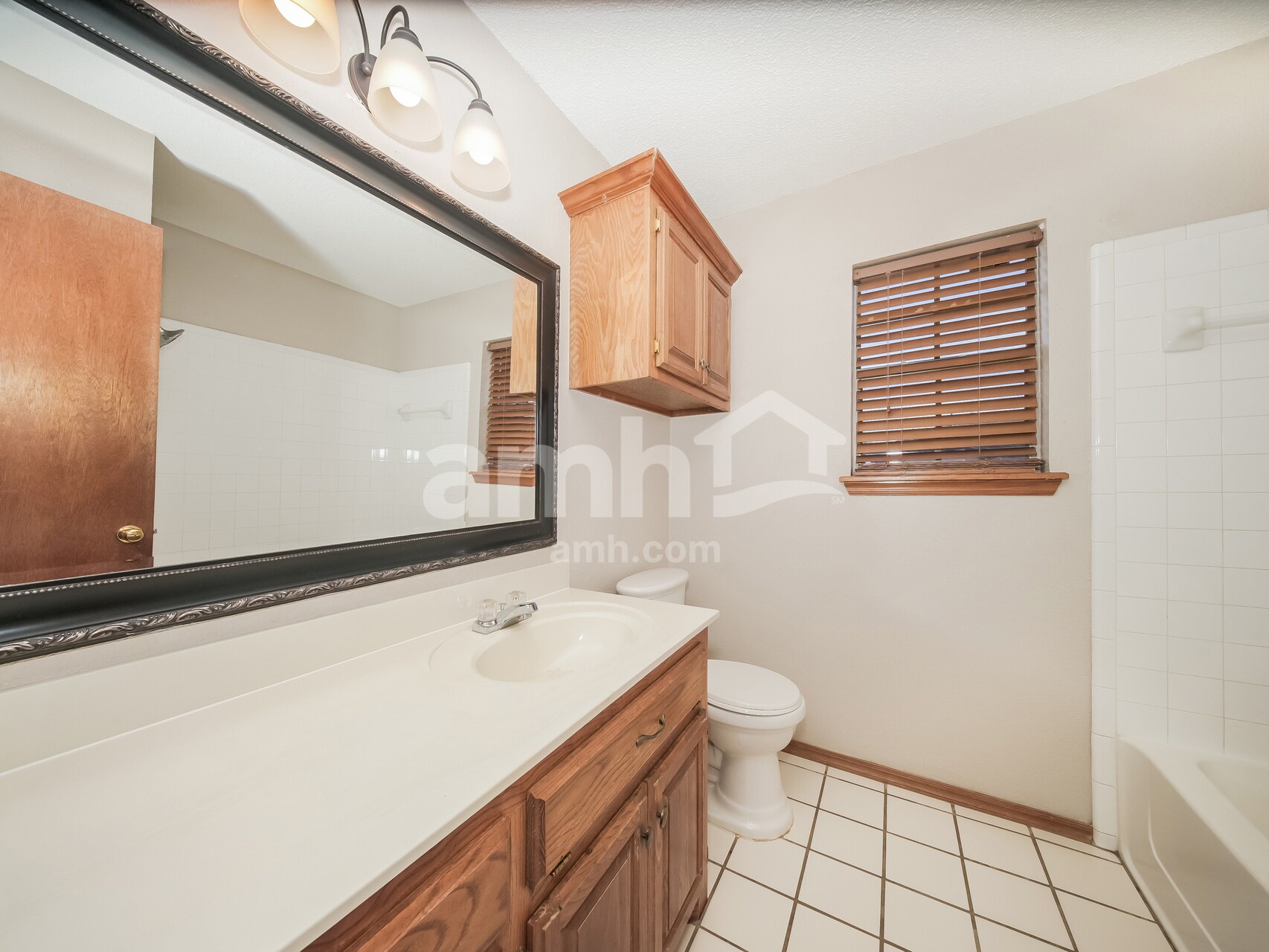 Building Photo - 17313 Valley Crst