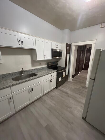 Building Photo - 208 W High St