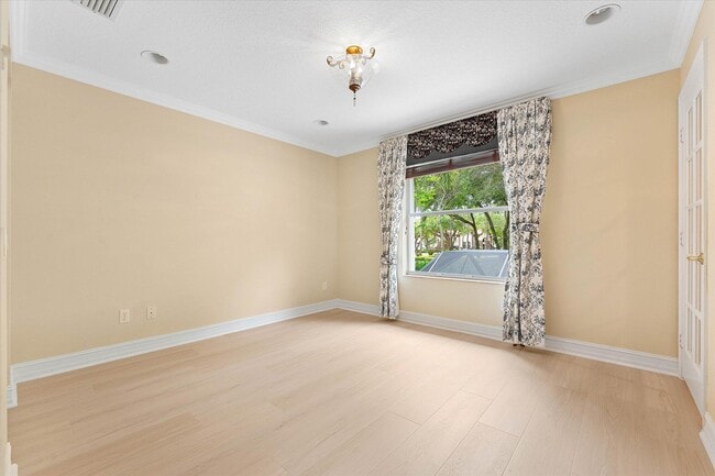 Building Photo - 8882 Hidden Acres Dr