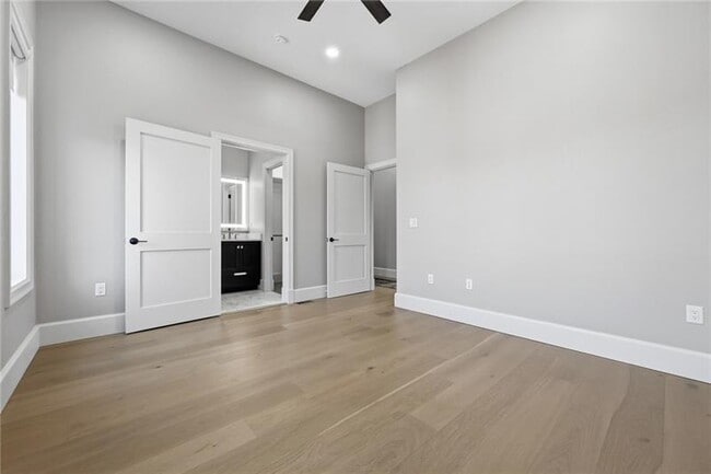 Building Photo - 5133 Fifth Ave