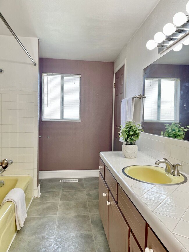 Building Photo - Taylorsville 3 Bedroom Home