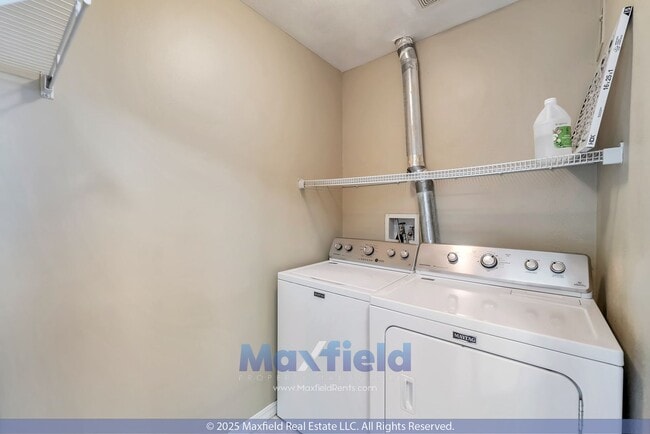 Building Photo - Stoney Brook Condos Unit #2 - 2BD - 2BTH 1GAR