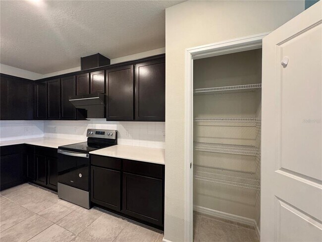 Building Photo - 2102 Charming Ave