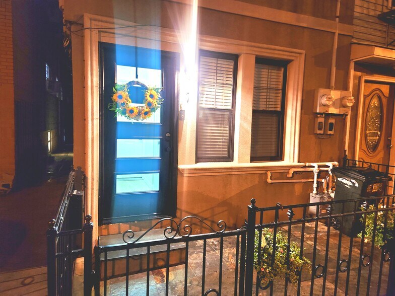 Building Photo - 7 Wallis Ave