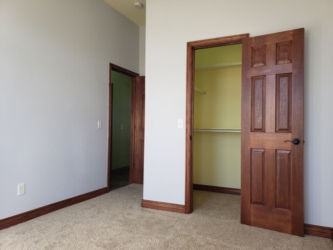 Building Photo - 329 Madison Pl Dr