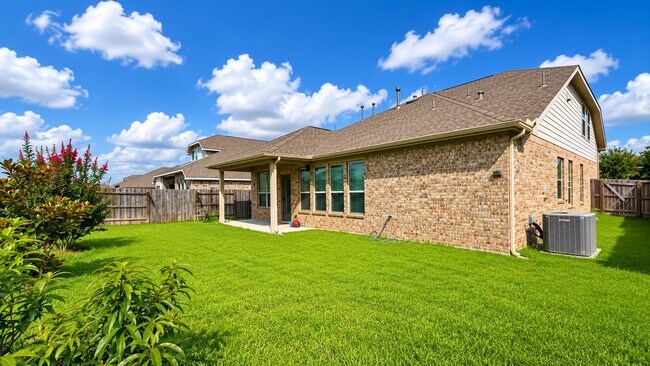 Building Photo - 20015 Matador Ridge Dr