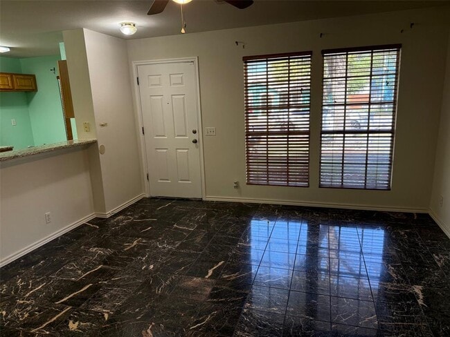 Building Photo - 111 Mist Flower Dr