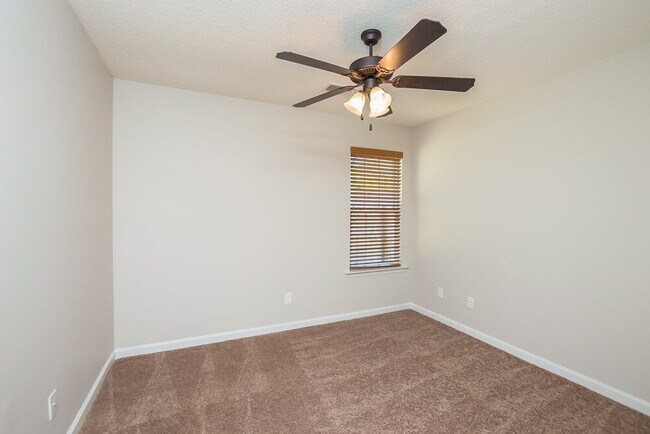 Building Photo - 7892 Ridgedale Dr