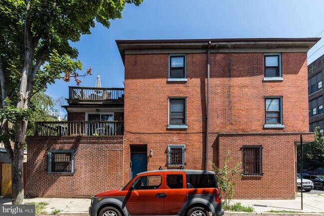 Building Photo - 1102 N 4th St